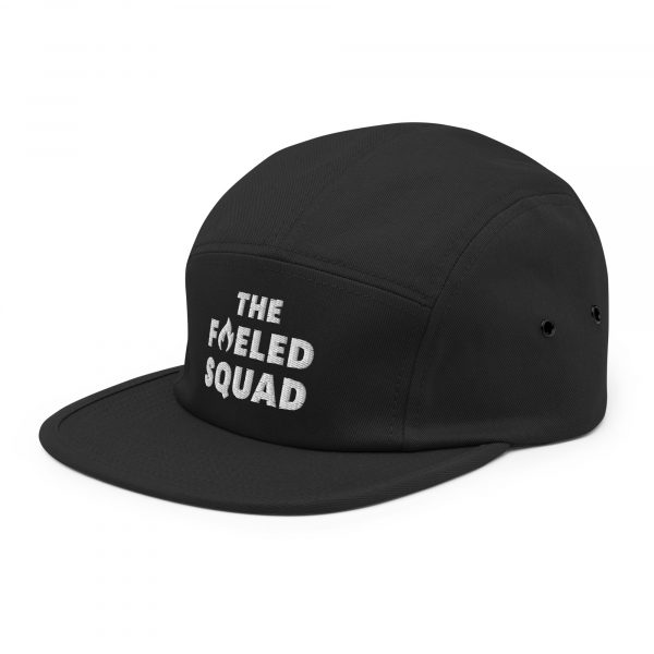 The Fueled Squad 5-Panel-Cap in der Farbe Schwarz, linke Seite – Streetwear für Läufer